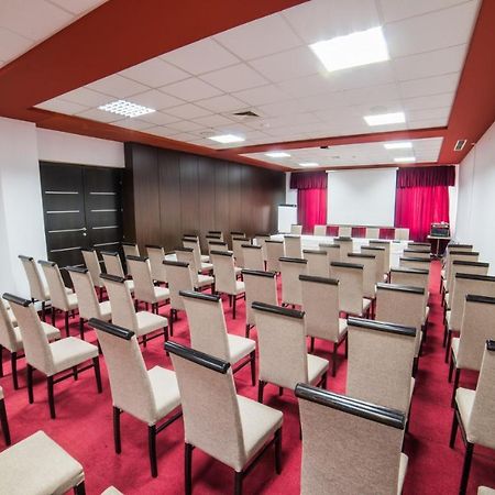 Hotel Atlas Ugljevik Экстерьер фото